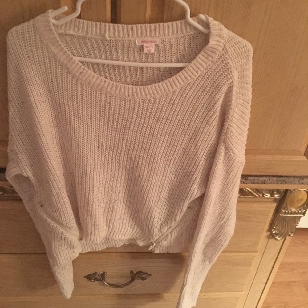 NWOT never worn cropped sweater